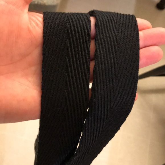 Thirty-One Free To Be Crossbody NWOT! - Picture 8 of 10